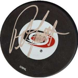  Peter Laviolette autographed Hockey Puck (Carolina 