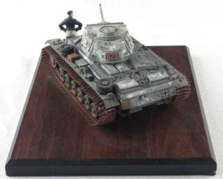 Built 135 German Panzer III Winter Camo with Figure Dragon  