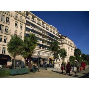  Boulevard Des Pyrenees in Winter, Pau, Bearn, Aquitaine, France 