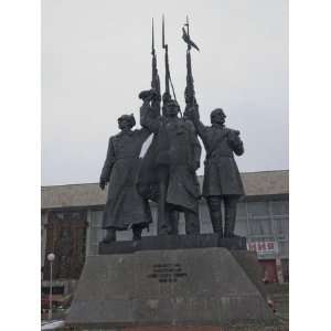  A Statue Commemorates Local Heroes of the Russian 