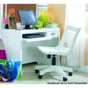  Lea Freetime Student Desk in Aspen White