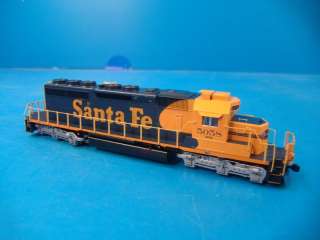   SD40 2 Mid Santa Fe Locomotive Model Train Engine Topeka 5058  