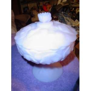  LAVENDER FENTON FROSTED GLASS CANDY DISH WITH COVER