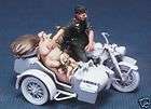 German motorcycle rider with a pig (WWⅡ) 1/35 LF0029