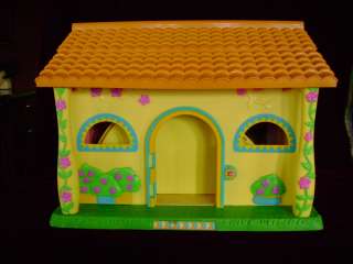   EXPLORER DOLLHOUSE This is a BILINGUAL Dollhouse English and Spanish