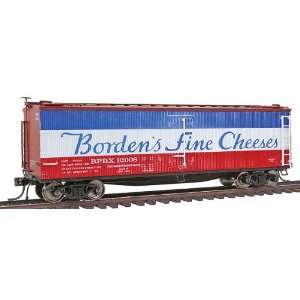   /URTX Wood Reefer   Assembled    Bordens Cheese #12008 Toys & Games