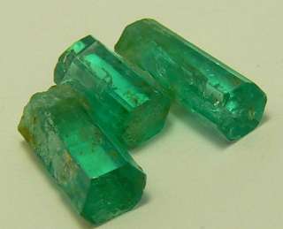 34 CTS BRIGHT COLOMBIAN EMERALD CRYSTALS  