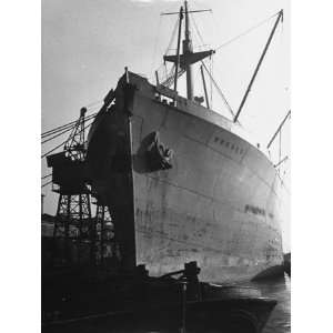  British Freighter Dorset Relieved of Cargo, Royal Albert 