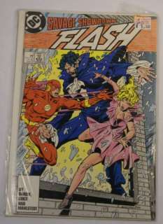 Lot of 18 Comic Books Marvel DC Flash Batman Vigilante  