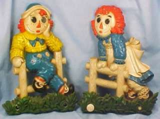 Vintage RAGGEDY ANN & ANDY WALL PLAQUE SHELF for HOOKS  