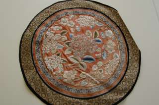 LOVELY VINTAGE CHINESE SILK EMBROIDERED FLORAL ROUND TEXTILE CLOTH 