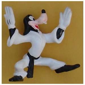 Disney Goofy PVC Approx. 2 1/2 Tall Karata Stance