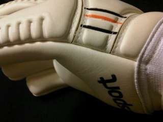 ONESPORT Goalie Gloves  New Evolve II Goalkeeper Range   3 Styles 