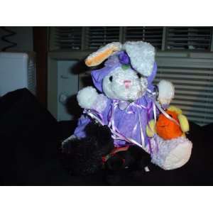  FEMALE EASTER BUNNY WITH 2 KEYRINGS Toys & Games