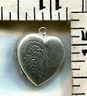   BRACELET CHARM LARGER ENGLISH ENGRAVED LOCKET 3 V.SM. DINGS REV