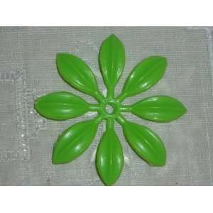    Vintage Plastic Lime Green Daisy Flower Bead 
