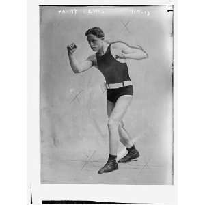  Harry Lewis in boxing outfit