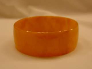 Vtg Bakelite Bangle Bracelet Set Carved Marbled Yellow  