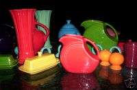 SMALL DISK PITCHER SCARLET RED FIESTA 28 OZ  