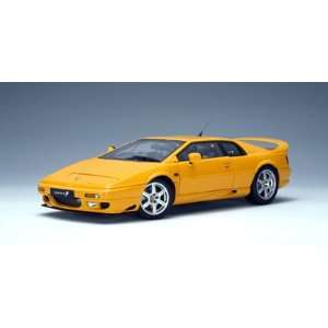  V8 Yellow (Part 75313) Autoart 118 Diecast Model Car Automotive