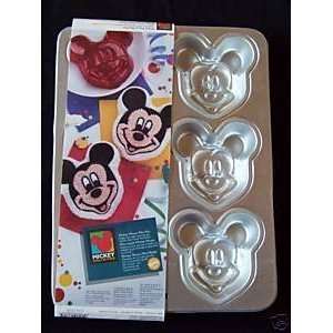 Wilton Mickey Mouse Mini Cake Pan (2105 3600, 1995) 