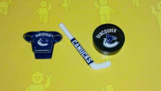   VANCOUVER Canucks Hockey Jersey, Stick, Puck, Dress up a Minifig