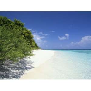  Mendu Island, Baa Atoll, Maldives, Indian Ocean Stretched 