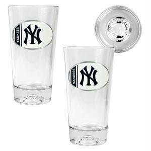  New York Yankees MLB 2pc Pint Ale Glass Set with Baseball 